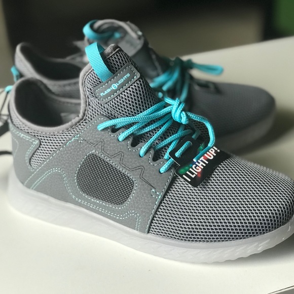 Flash Lights LED Rechargeable Girls Athletics Shoe - Picture 5 of 8